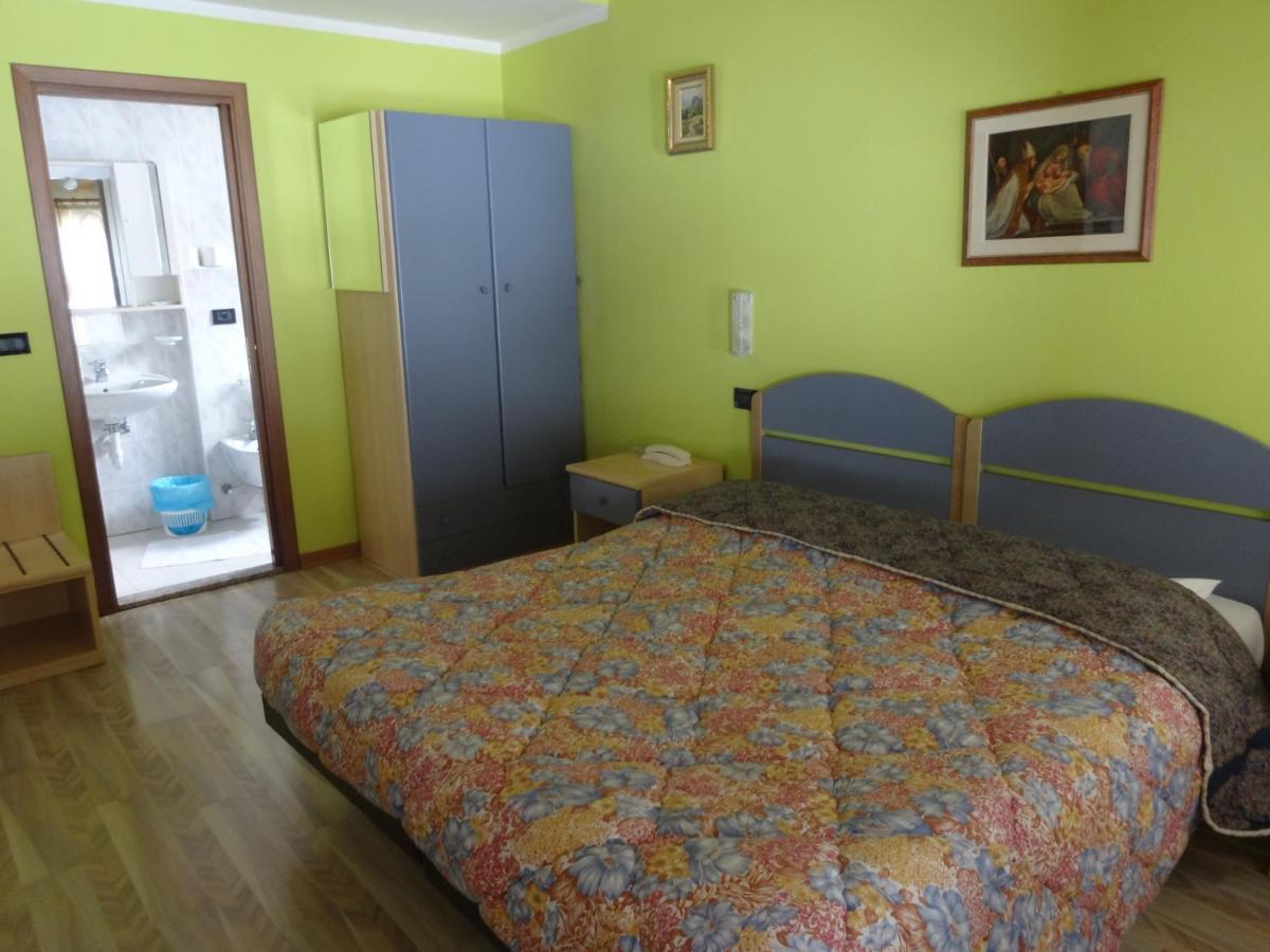Hotel Genzianella Presenaio Luaran gambar