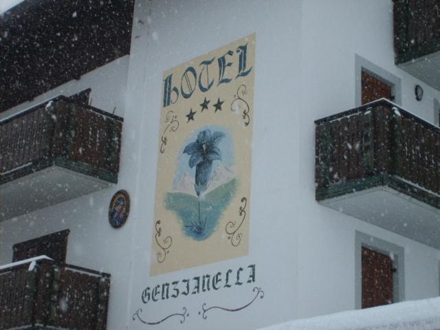 Hotel Genzianella Presenaio Luaran gambar
