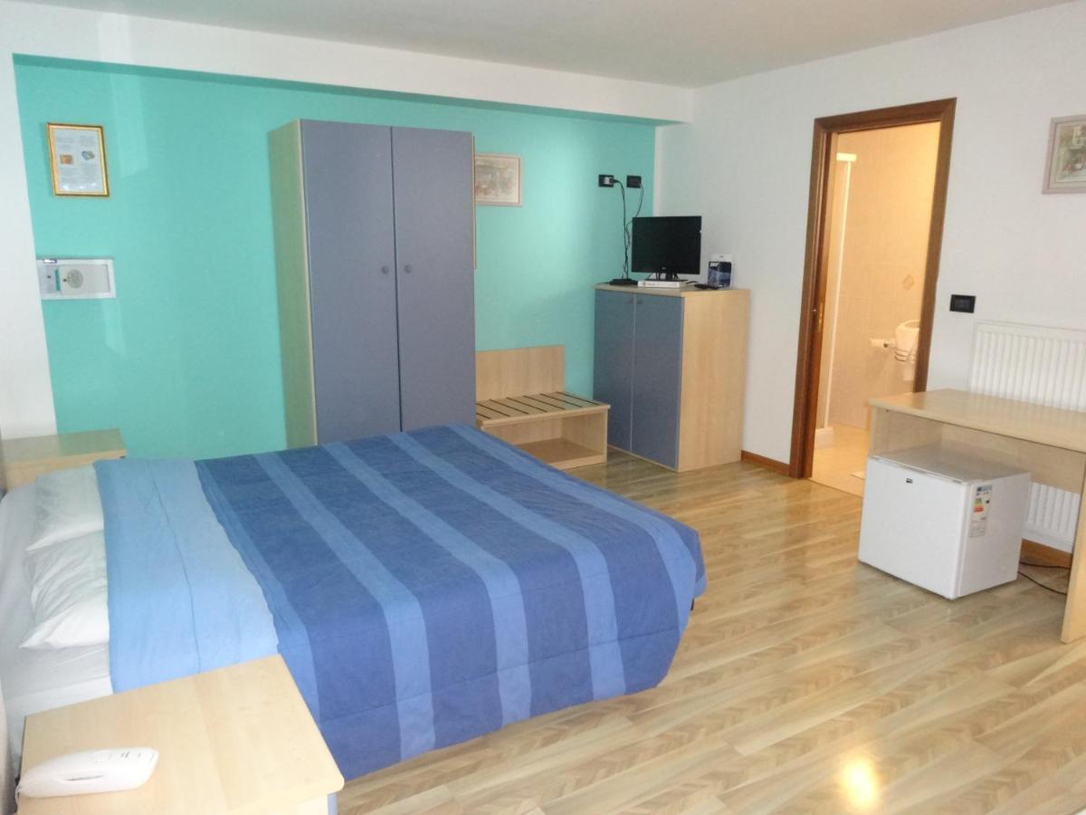 Hotel Genzianella Presenaio Luaran gambar