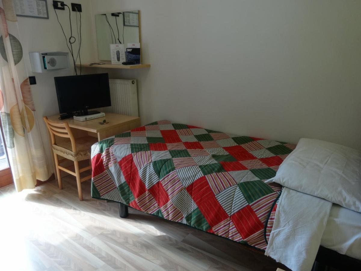 Hotel Genzianella Presenaio Luaran gambar