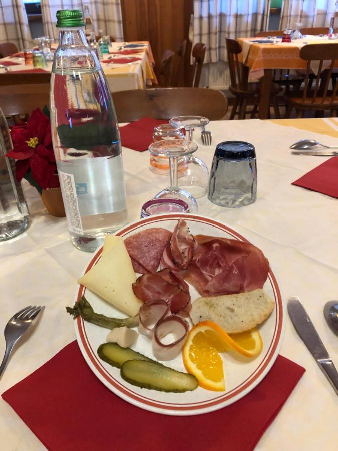 Hotel Genzianella Presenaio Luaran gambar