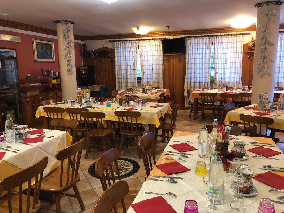 Hotel Genzianella Presenaio Luaran gambar