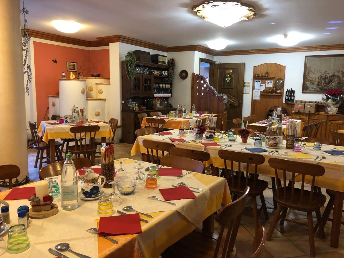 Hotel Genzianella Presenaio Luaran gambar
