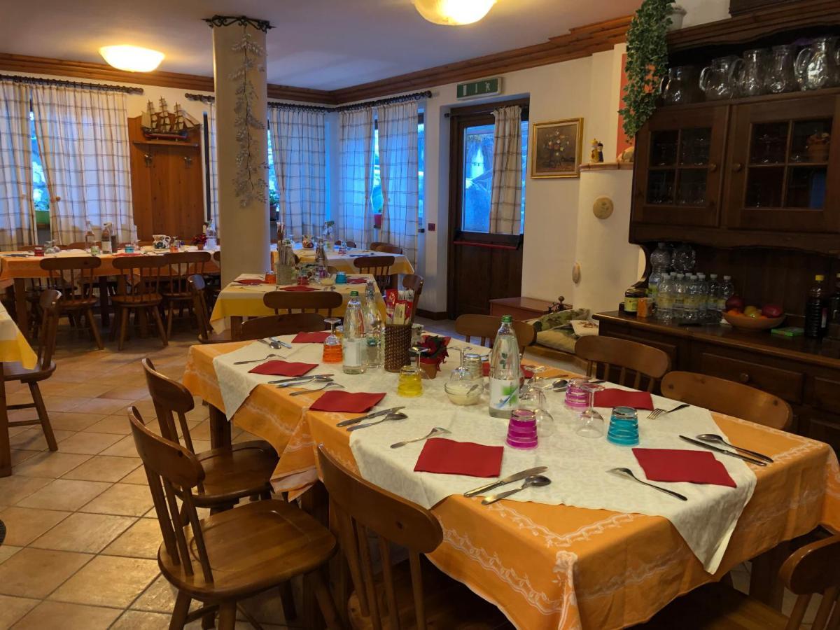 Hotel Genzianella Presenaio Luaran gambar