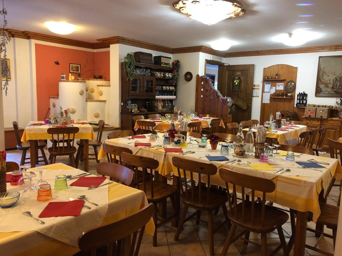 Hotel Genzianella Presenaio Luaran gambar