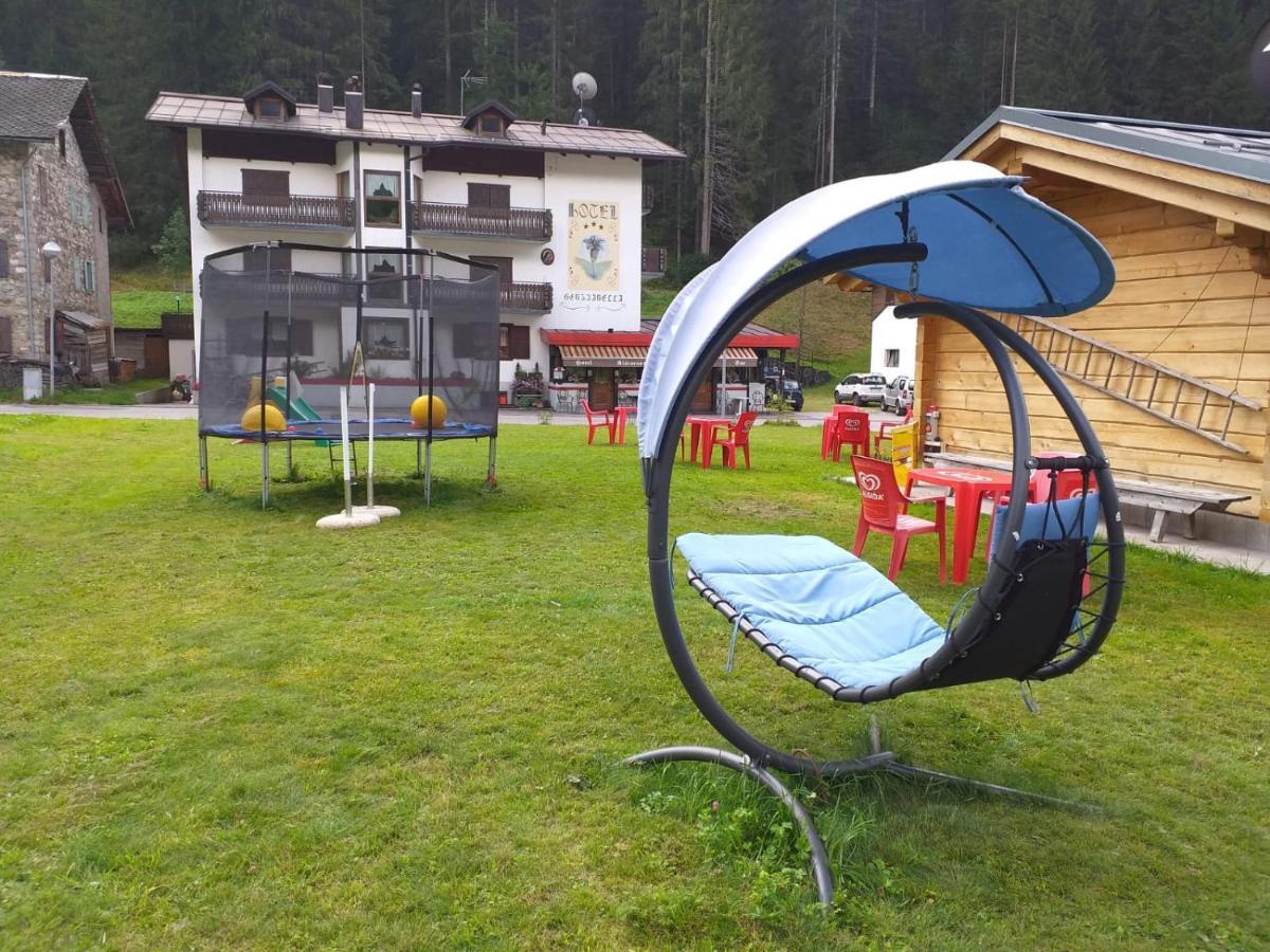 Hotel Genzianella Presenaio Luaran gambar