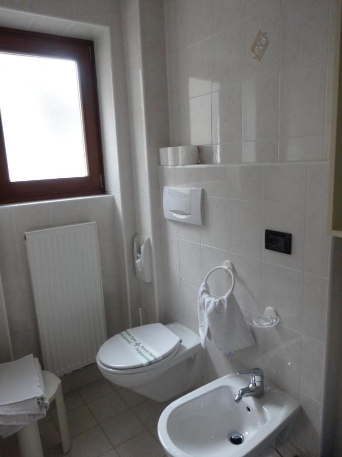 Hotel Genzianella Presenaio Luaran gambar