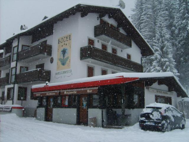 Hotel Genzianella Presenaio Luaran gambar