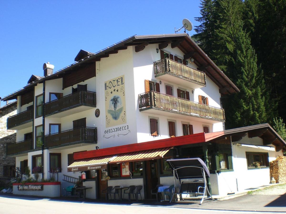 Hotel Genzianella Presenaio Luaran gambar