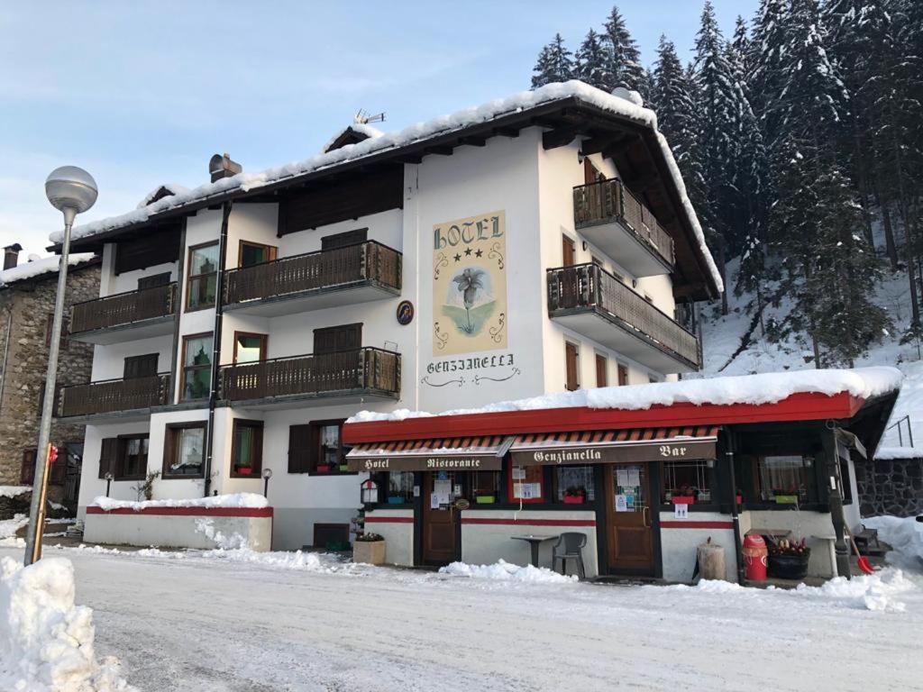 Hotel Genzianella Presenaio Luaran gambar