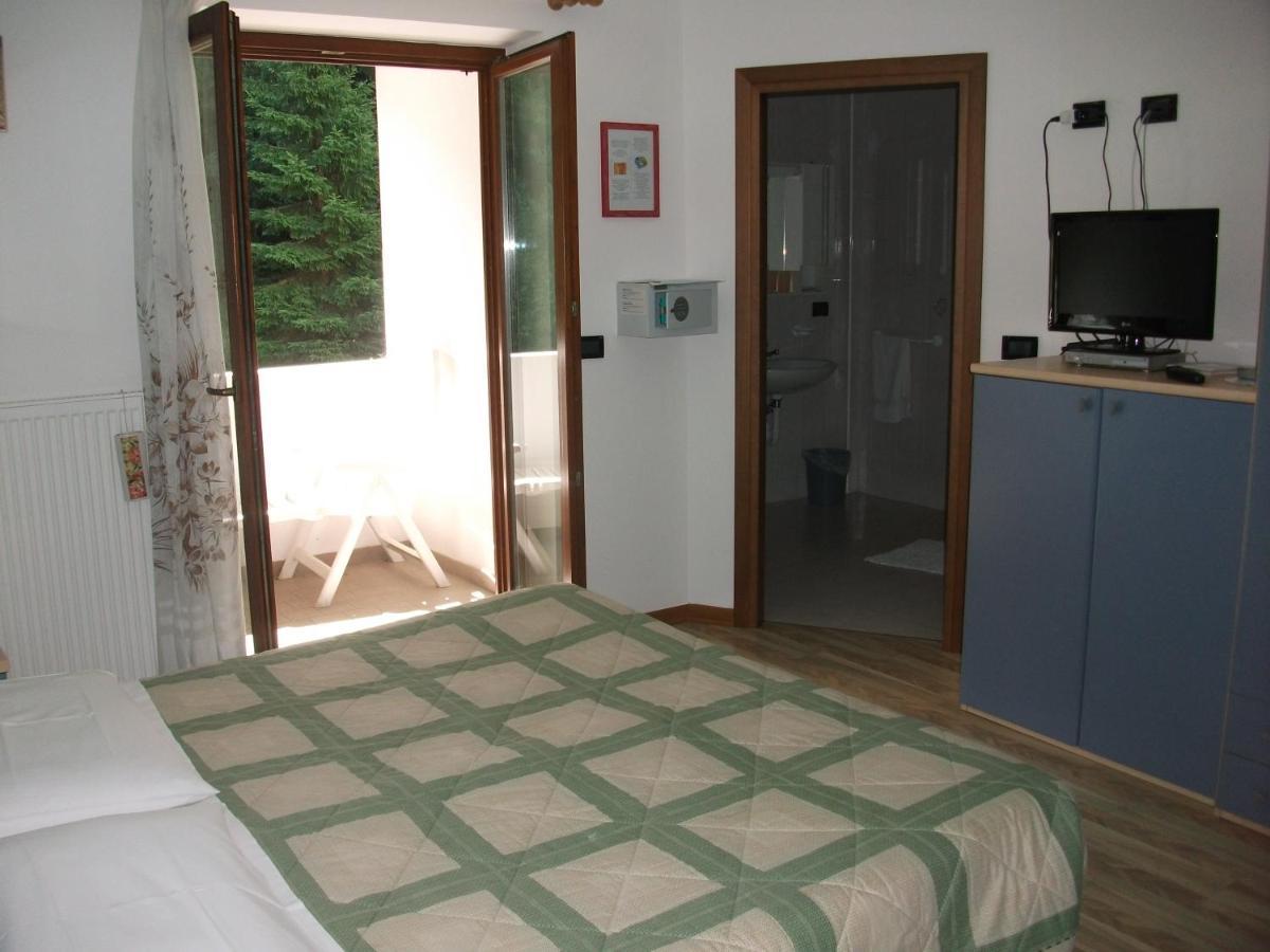 Hotel Genzianella Presenaio Luaran gambar